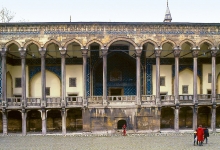 Çinili Köşk Giriş Cephesindeki Revak