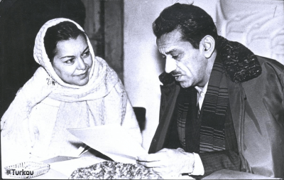 Bahtiyar Vahapzade Okurken