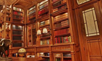 Kutuphane Ahsap Kitapliklar Fil Heykelcigi Dunya Kuresi