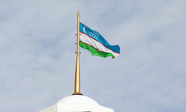 Dalgalanan Ozbekistan Bayragi Gokyuzu Ozbekiston bayrogi